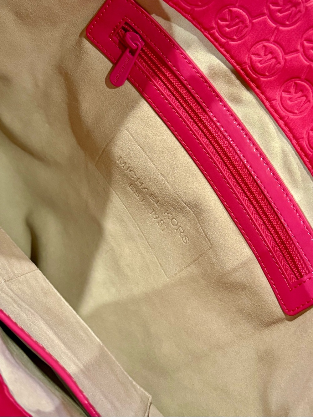 Michael Kors Jet Set Neoprene Tote - Picture 3 of 5